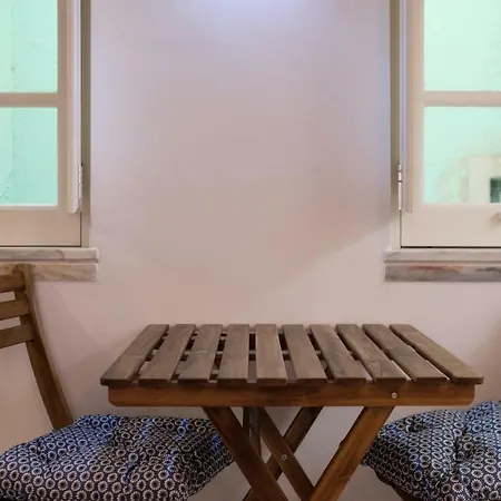 Principe Real In Quiet Street Apartment