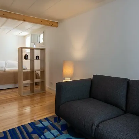 Principe Real In Quiet Street Apartment *